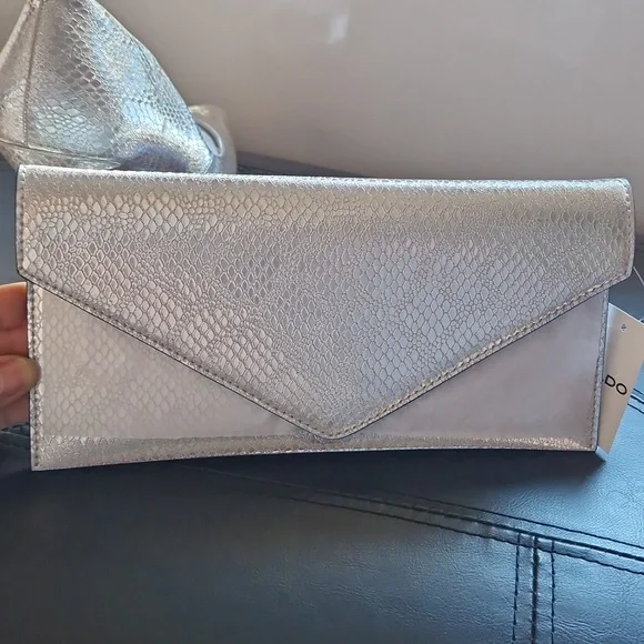 Aldo Elegant Silver Stiletto Heels With Matching Clutch. - Picture 5 of 15